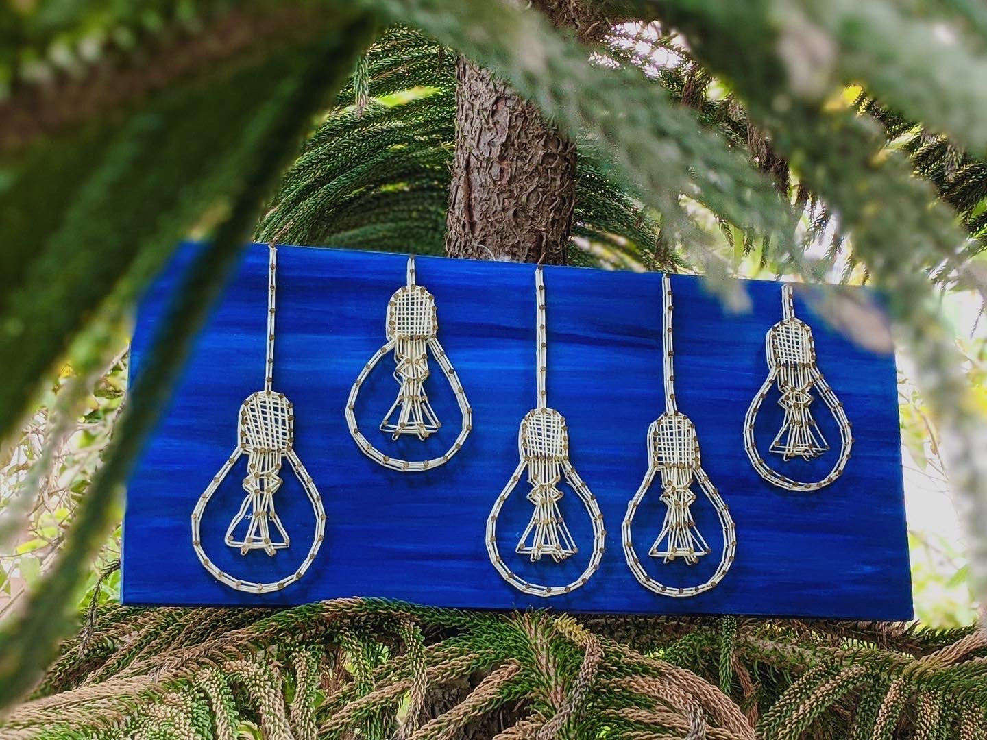 Bulbs String Art